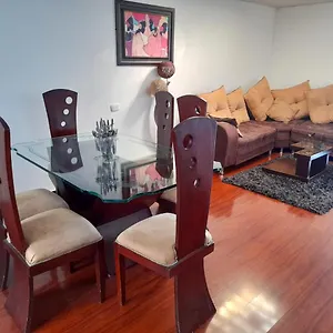 Muy Cerca Al Aeropuerto El Dorado, Familiar, Amplio Apartamento
